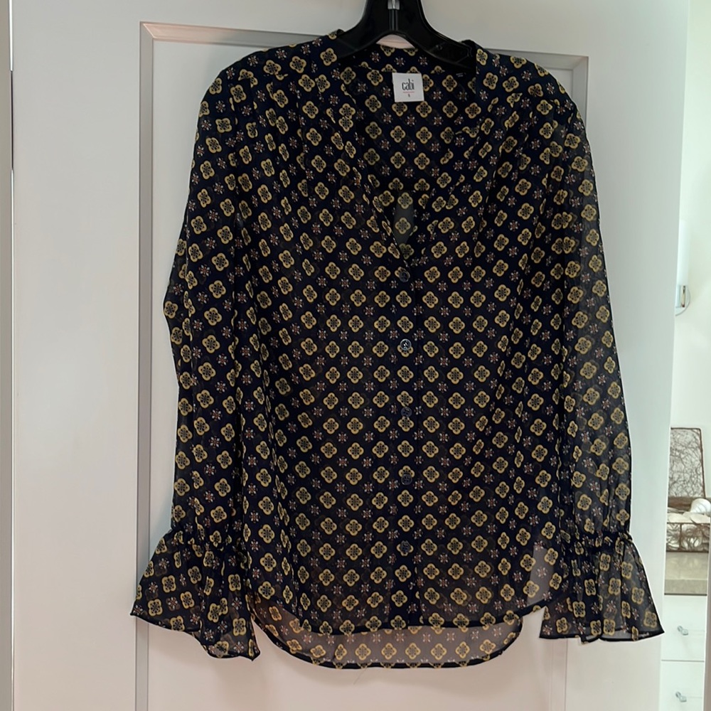 Cabi Blouse Size small, Bell sleeves
